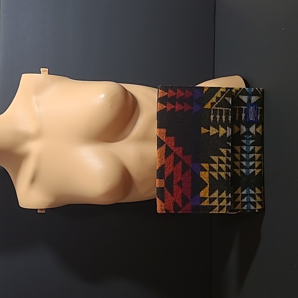 Pendleton Multicolor Geometric Womens Clutch - image 5